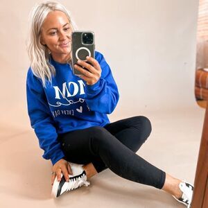Blue mom mode cozy sweatshirt NWT